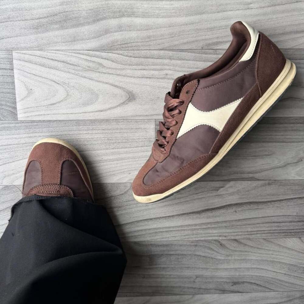 Universal Thread Brown Sneakers Size 10 Retro Low Top